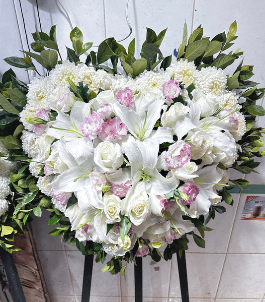 心形花牌-h03|白事花牌|帛事花籃・帛事花牌 即日送達|九龍帛事花店