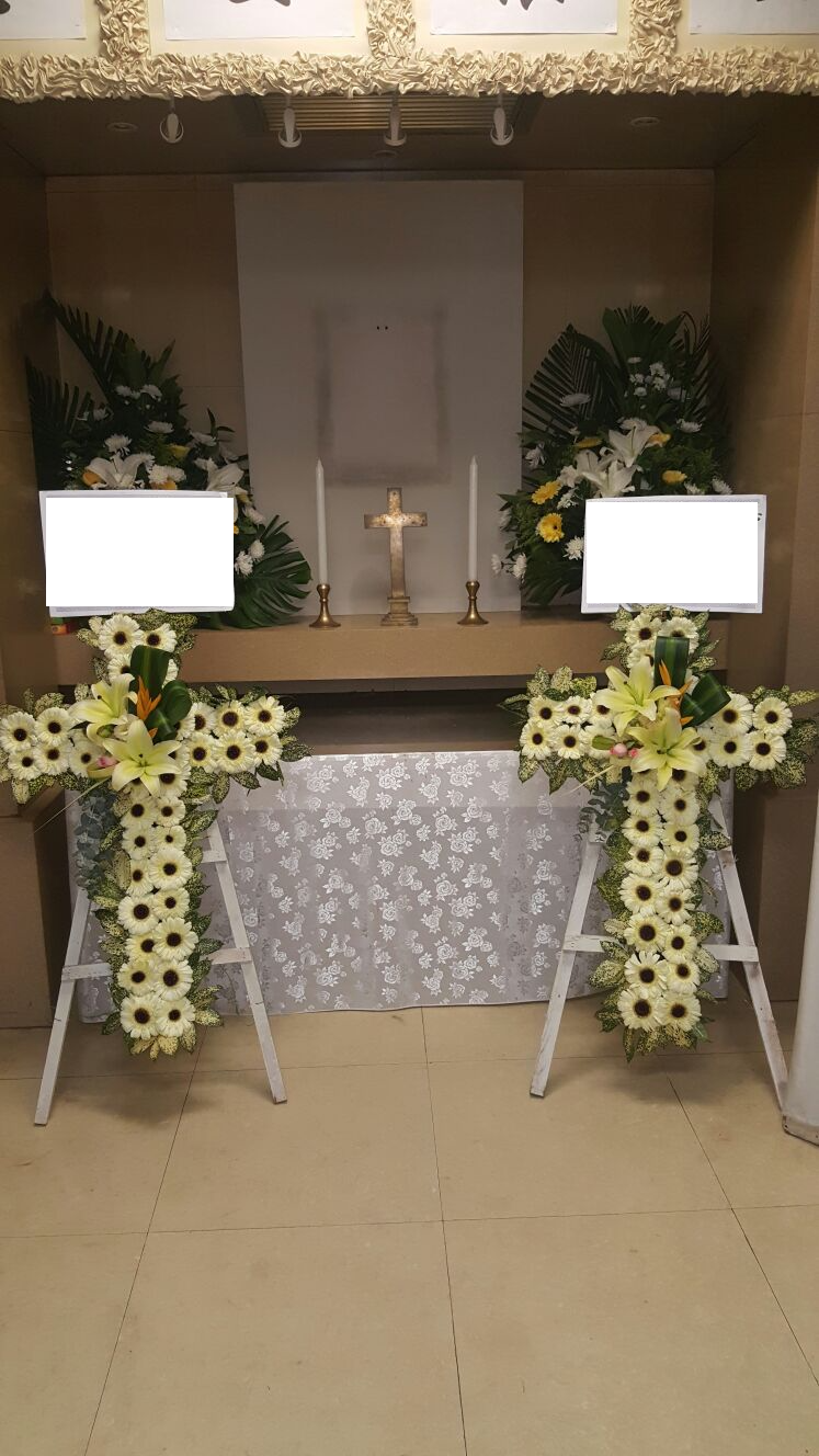 十字架花牌-i01｜十字架花牌設計｜九龍帛事花店・專業悼念花藝