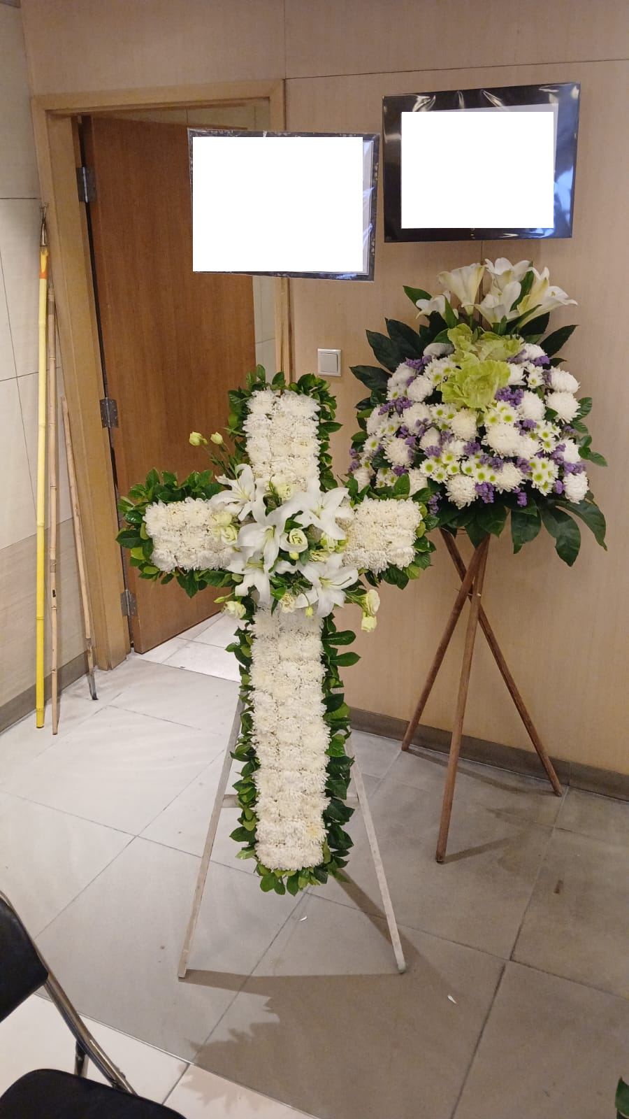 十字架花牌-i04｜十字架花牌設計｜九龍帛事花店・專業悼念花藝